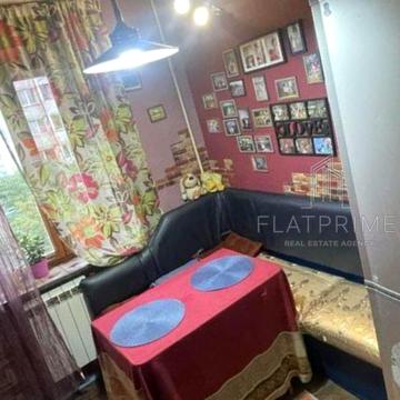 Тростянецька вул., 8