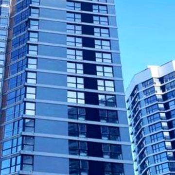 Зарічна вул., 1