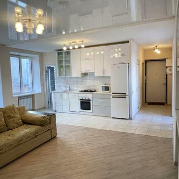 Сдам в Центре  3 ком. кв. с ремонтом