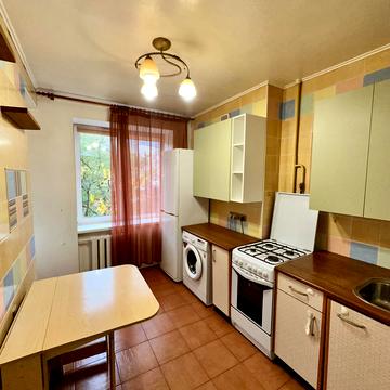 Білоруська вул., 17-Б