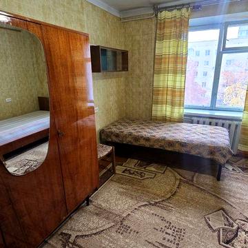 1к кв на Космонавтів.