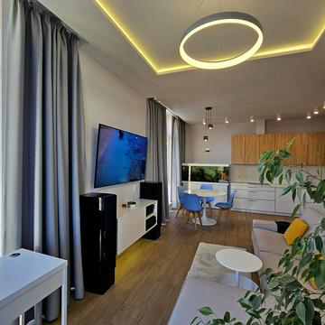 Джона Маккейна вул. (Івана Кудрі), 7