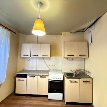 Академіка Корольова вул., 116