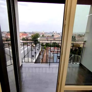 Бельведерська вул., 32-Б