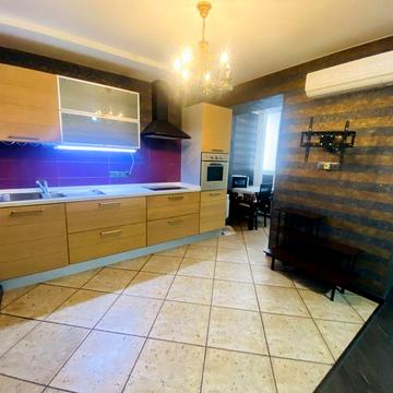 Оренда трикімнатної квартири.Меблі, техніка