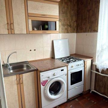 Продам 2 кімнатну квартиру поліпшеного планування по Кн.Острозького