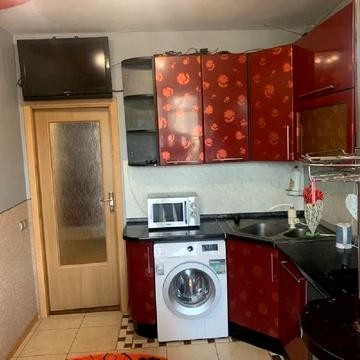 Черкаська вул., 3