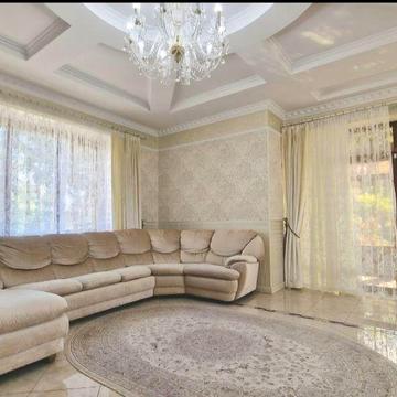 Продам Два будинки на подвірї, ел.панелі ,сауна+2басейна