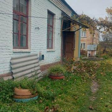 Продається однокімнатна квартира барачного типу !