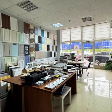 Зарічанська вул., 1