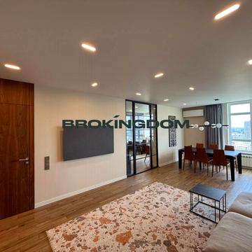 Валерія Лобановського просп. (Червонозоряний), 4-Б