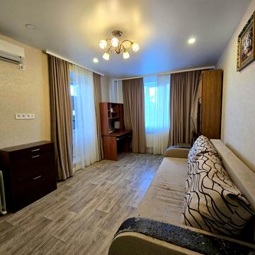 Титаренківський пров., 4