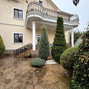 Продажа ДОБРОТНОГО дома в Совиньоне