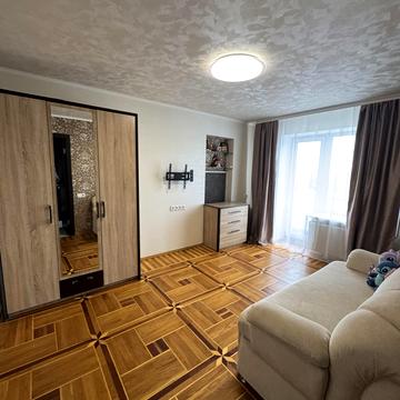 Академіка Богомольця вул., 3