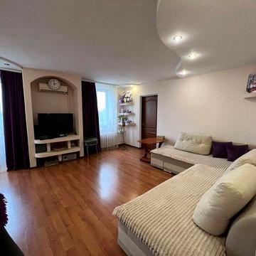 4-к, вул. Гоголя, 4, Центр