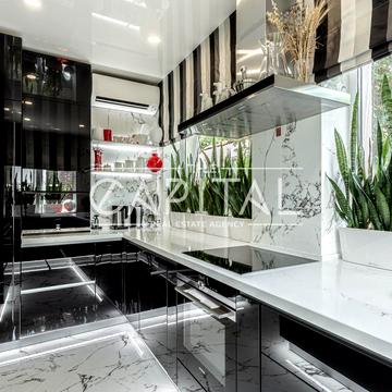 Миколи Миклухи-Маклая вул. (Дежнєва), 11