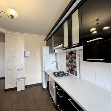 Кардинала Любомира Гузара вул., 27