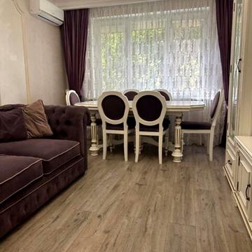 Академіка Корольова вул., 86