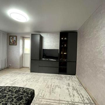 р Прекрасна двокімнатна квартира в самому центрі міста.