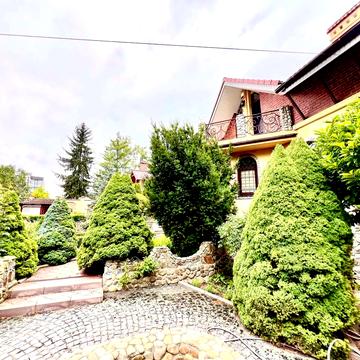 Вербова вул., 12