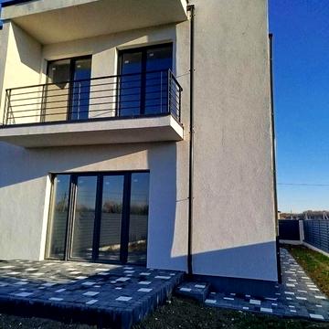 Продаж котеджу поряд з лісом Лапаївка