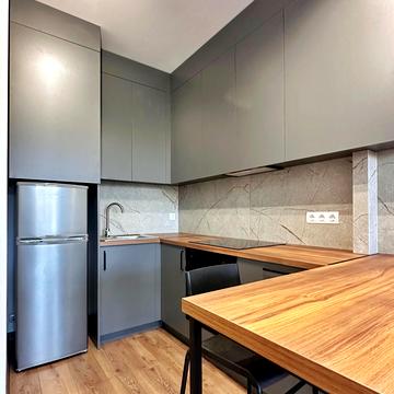 Карла Мікльоша вул., 20