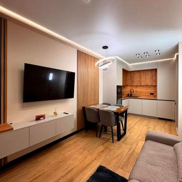 Джона Маккейна вул. (Івана Кудрі), 7