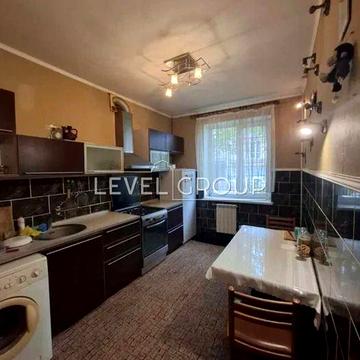 Продається 2к квартира Сталінка Соломенка