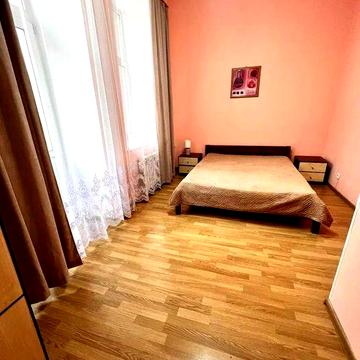 Оренда центр 3-х кім квартира 2спальні 65кв.м Хрещатик