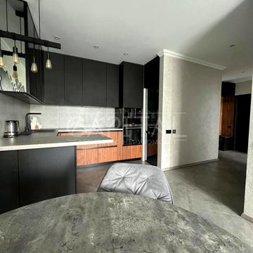 Предславинська вул., 40