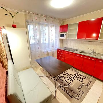 Володимира Івасюка просп. (Героїв Сталінграду), 25