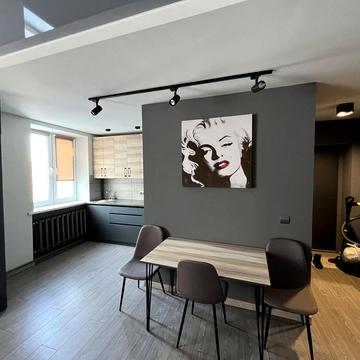 Незалежності вул., 38