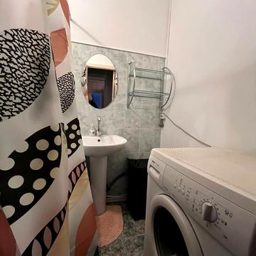 Гурія Бухала вул. (6-та Гвардійська), 1