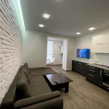 Високовольтна вул., 14