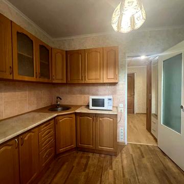 Ревуцького вул., 19/1