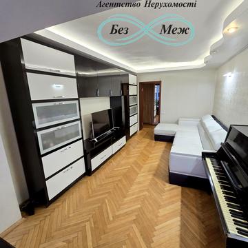 Миколи Ушакова вул., 12