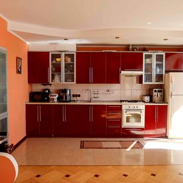 Михайла Драгана вул., 1