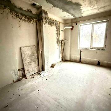 Продаю 2-х кім квартиру, готова до ремонту