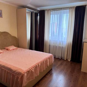 Олександра Мишуги вул., 8