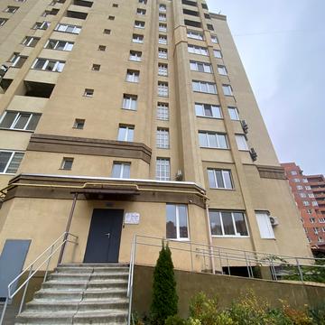 Віктора Йови вул., 1