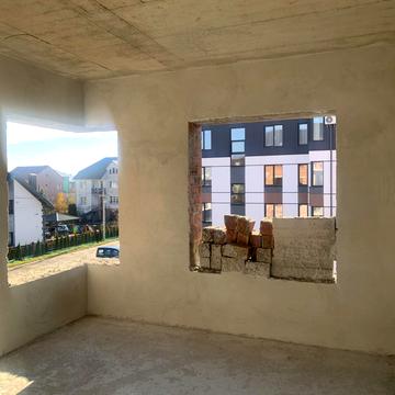 Петра Сагайдачного вул., 30