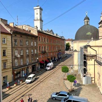 Театральна, центр, 2-х кімнатна квартира