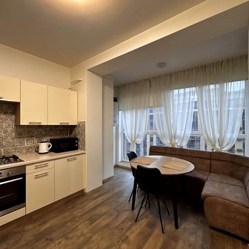 Миру вул., 12