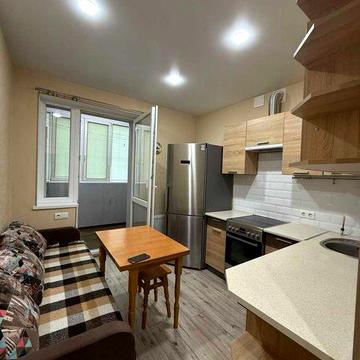 10000 ЖК Мира 4 Сдам УКОМПЛЕКТОВАННУЮ 1 комнатную квартиру 1 эт!AS