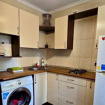 Михайла Донця вул., 25