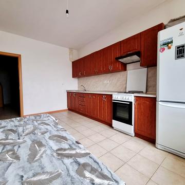 Бориспільська вул., 4