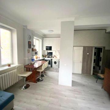 Оренда 3х кімнатноЇ сталінки в Нагірній частині р-н зупинки Аптека