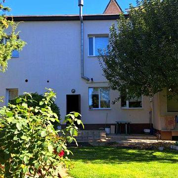 Продам будинок метро Університет