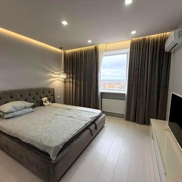 Володимирська вул., 1