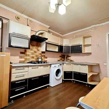 Продам однокімнатну квартиру в центрі